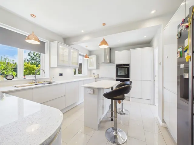 Photo 3 — Allen Road, Great Bookham, Leatherhead