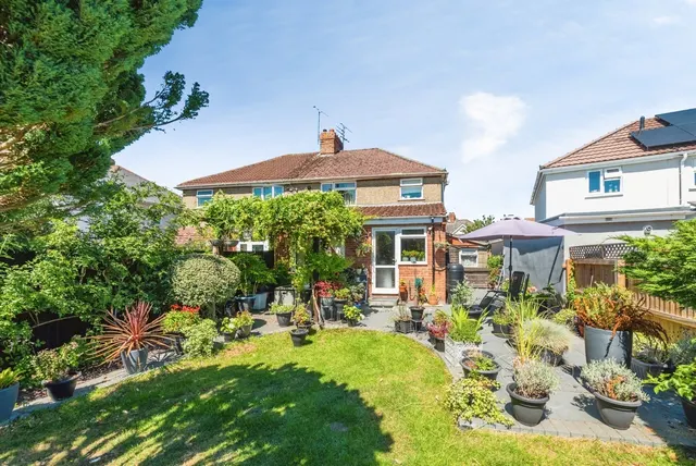 Photo 2 — Wills Avenue, SWINDON, Wiltshire, SN1