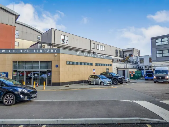 Willowdale Centre High Street, Wickford, SS12, photo 1