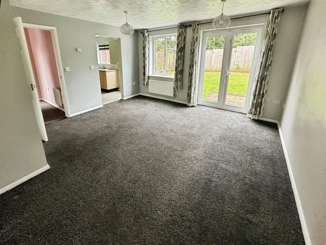 Stirling Close, Church Gresley, DE11, photo 2
