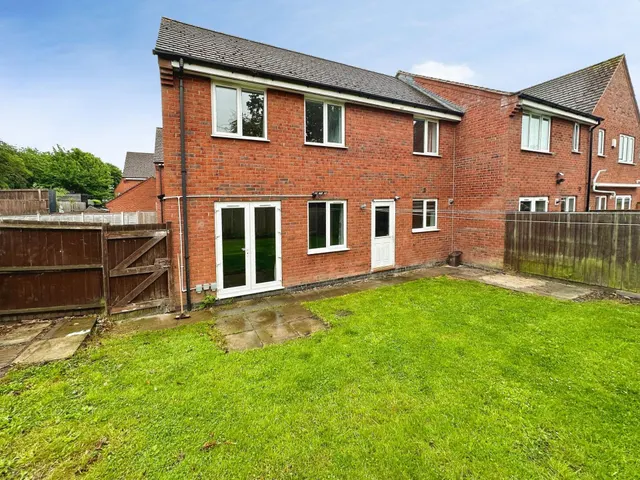 Stirling Close, Church Gresley, DE11, photo 1