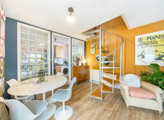 Photo 2 — Morrish Road, Brixton, SW2
