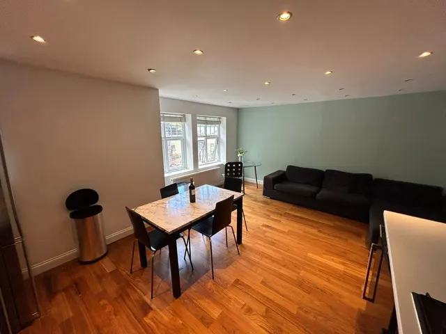 Church Wood Avenue, Weetwood, LS16, photo 3