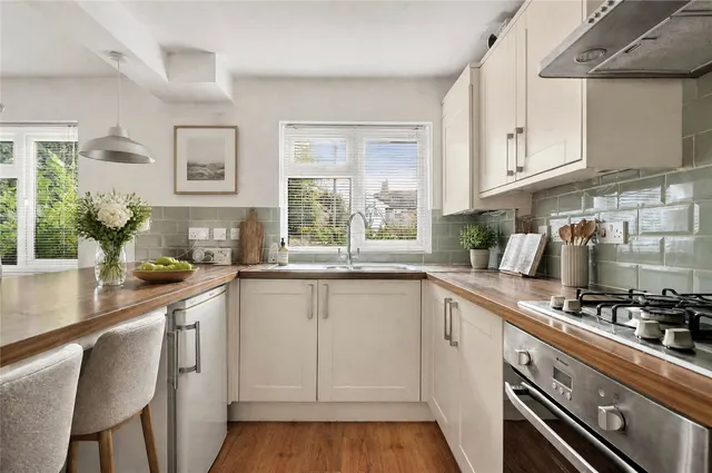 Garson Road, Esher, KT10, photo 3