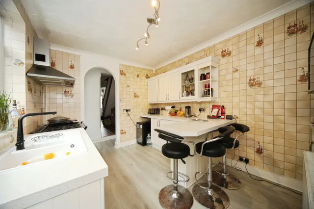 High Town Road, Luton, LU2, photo 3