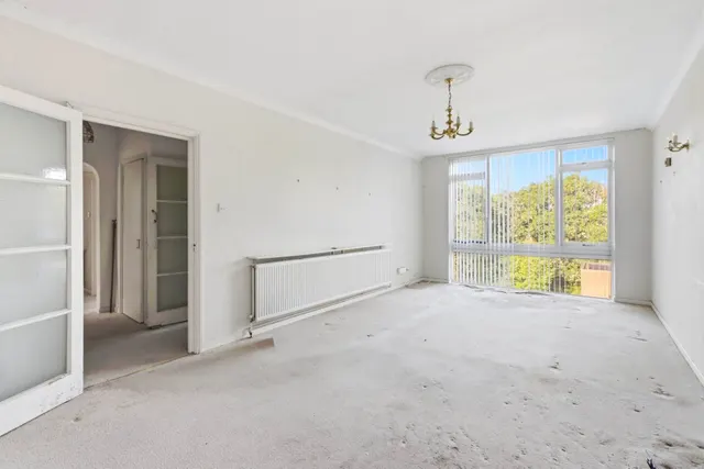 Photo 2 — Holden Road, London, N12 7DG