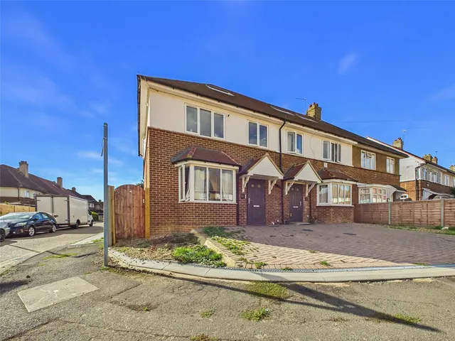 Chestnut Close, Hayes, UB3, photo 1