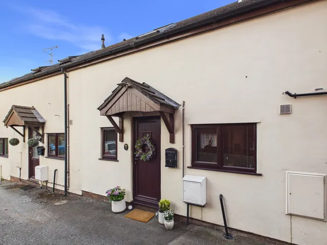 Brunswick Road, Buckley, CH7 2ET, photo 1