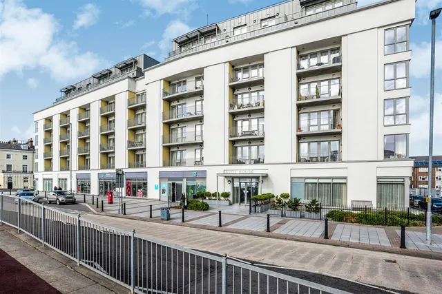 South Parade, Southsea, PO4, photo 1