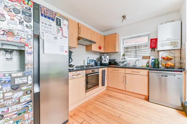 Photo 3 — Flat 1, 12 Dale Park Road, London