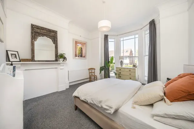 Allfarthing Lane, SW18, photo 3