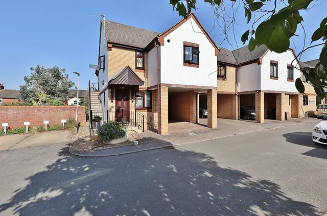 St. Annes Court, St. Annes Road, Hitchin, photo 1