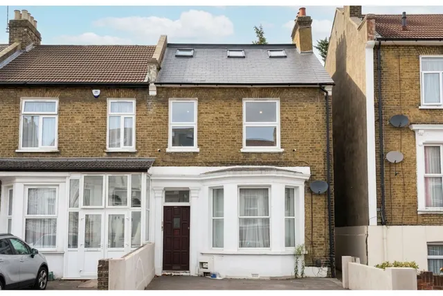 Herbert Road, London, SE18, photo 1