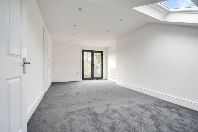 Herbert Road, London, SE18, photo 3
