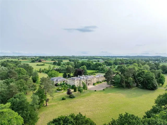 Half Acre Lane, WA4, photo 1