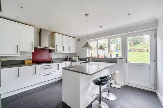 Deerswood Close, Caterham, CR3, photo 3