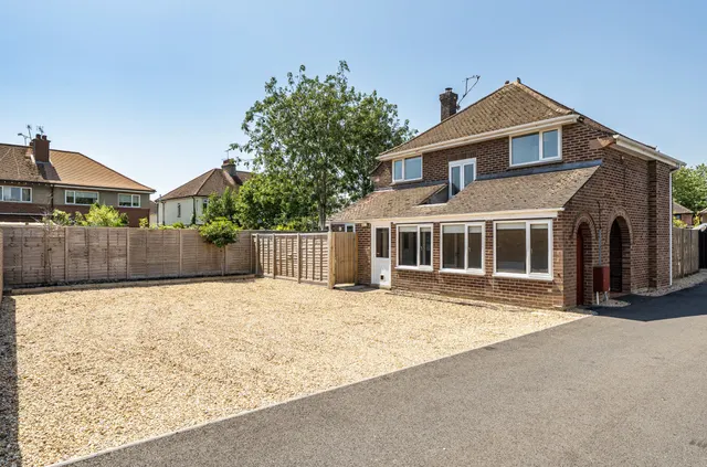 Winchester Road, Romsey, SO51, photo 1