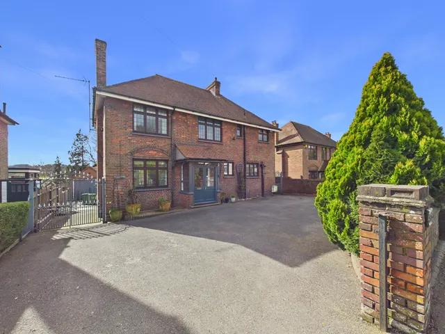 West Wycombe Road, High Wycombe, HP12, photo 1