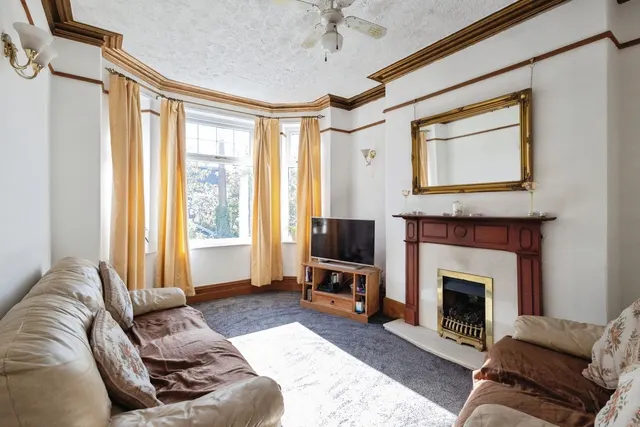 Howard Avenue, Stockport, SK4, photo 2
