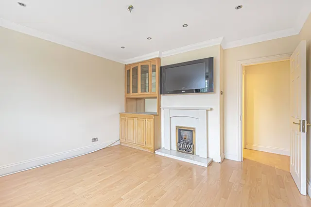Photo 2 — Melford Road, SE22