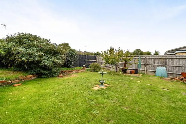 Newcombe Close, Milcombe, OX15, photo 3