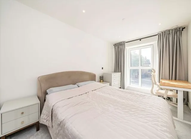 Wheatfield Way, Kingston Upon Thames, KT1, photo 3