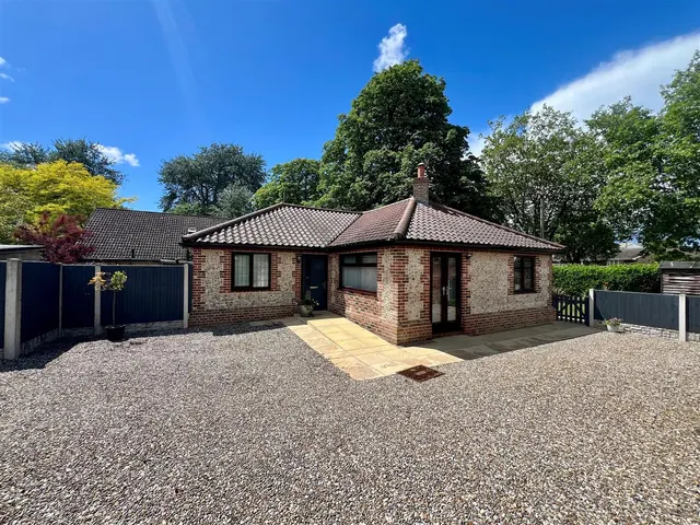 Sands Lane, Oulton Broad, NR32, photo 1