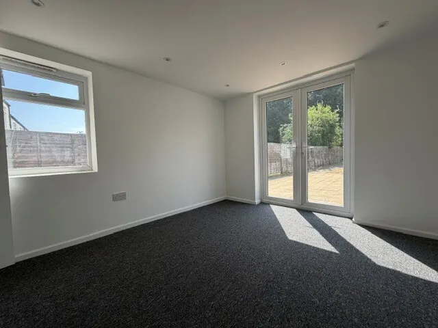 Dunstable Road, Luton, Beds, photo 1