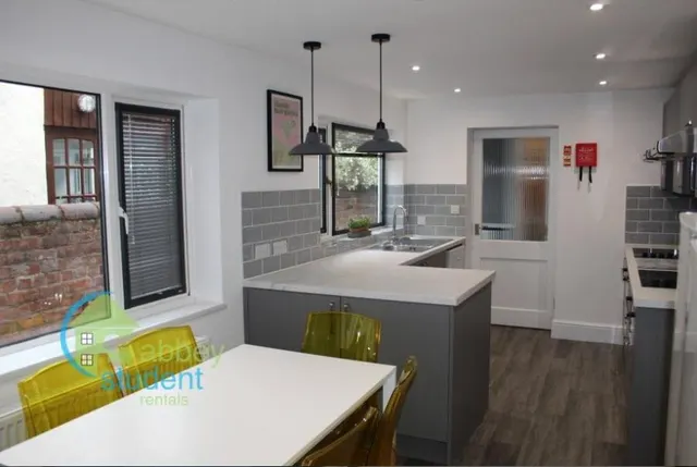 West Lorne Street, Chester, CH1, photo 2