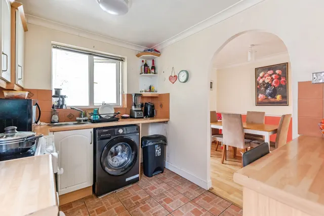 Photo 3 — Tyne Close, Wellingborough