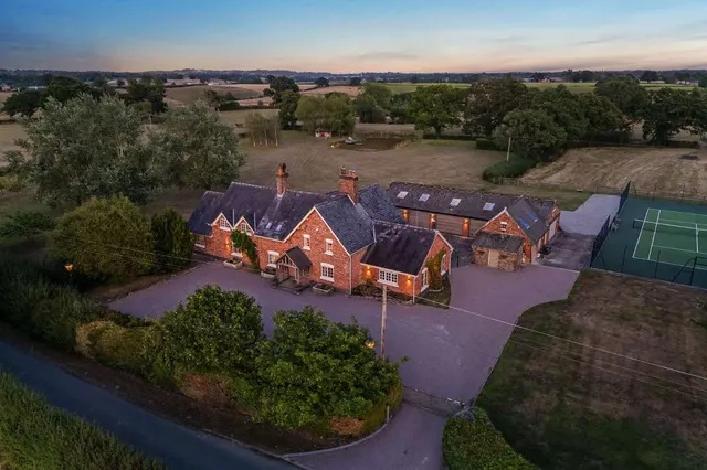 Lower Barnes, Malpas, Cheshire, SY14 7LB, photo 1