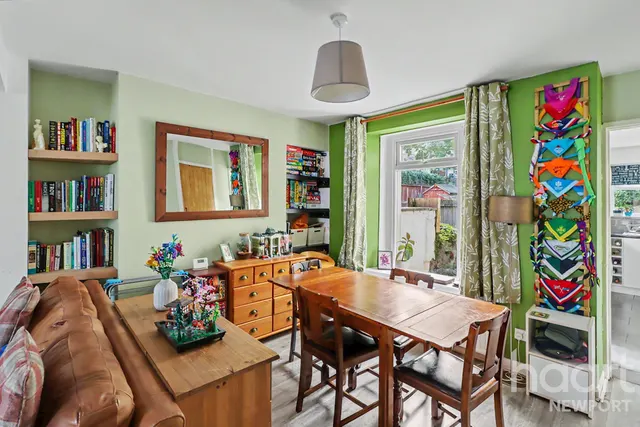 West Street, Newport, NP20, photo 3