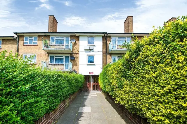 Paul Close, Stratford, London, E15, photo 1