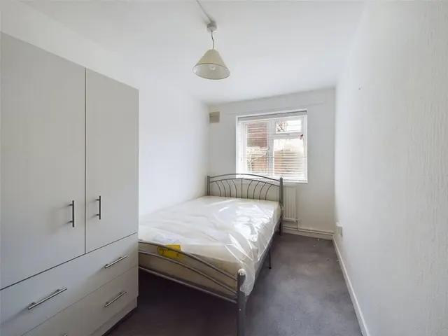 Photo 2 — Paul Close, Stratford, London, E15
