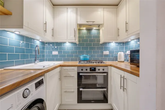 Trinity Road, London, SW17, photo 3