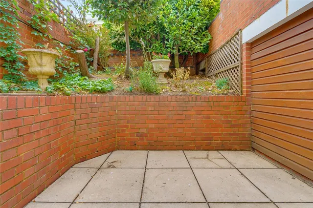 Trinity Road, London, SW17, photo 2