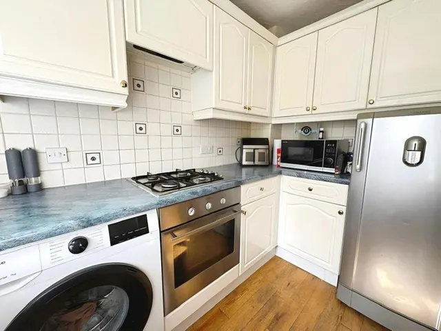 Pearson Close, Aylesbury, HP19, photo 3