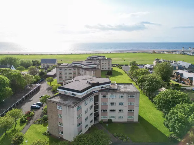 The Penthouse, 49 Fairfield Park, Ayr, KA7 2AU, photo 1