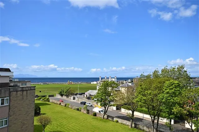 Photo 2 — The Penthouse, 49 Fairfield Park, Ayr, KA7 2AU