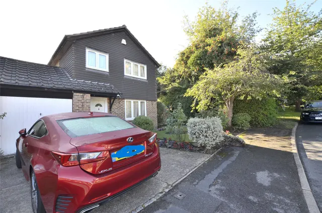 Photo 2 — Apeldoorn Drive, Wallington, SM6 9LG