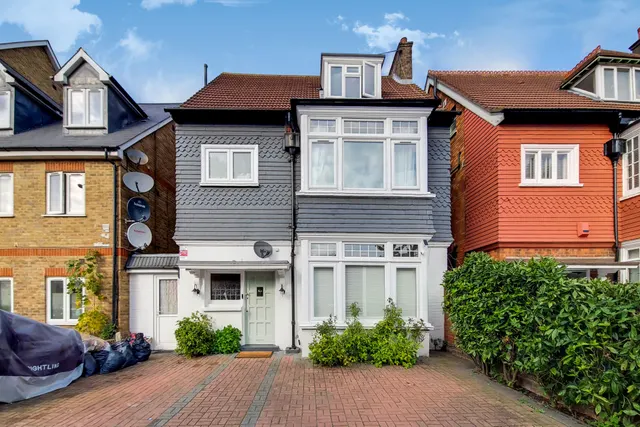 2 Craignish Avenue, London, photo 1