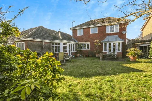 Ickworth Crescent, Ipswich, IP4, photo 2