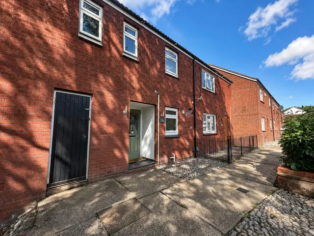 Whitethorn Close, NORWICH, photo 1