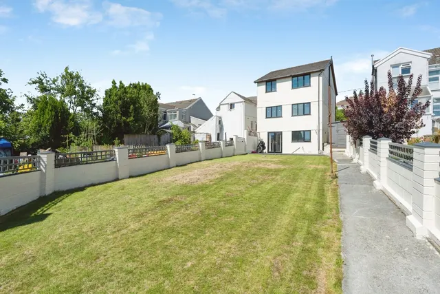 Iscoed Road, Hendy, SA4, photo 1