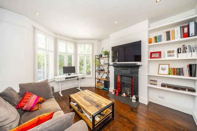 Fieldhouse Road, SW12, photo 2