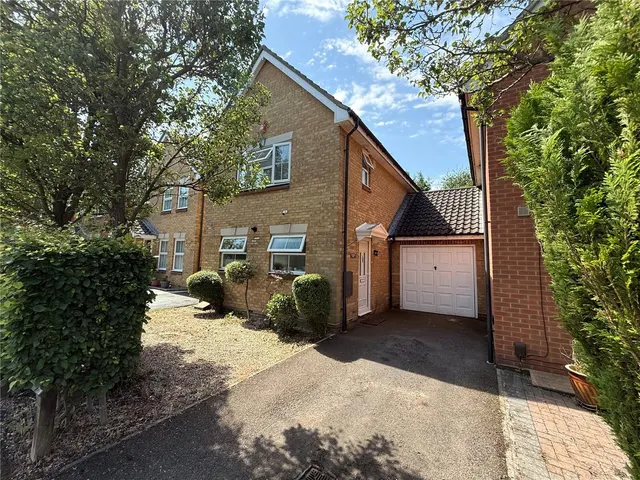 Saffron Road, Chafford Hundred, Grays, Essex, RM16, photo 1