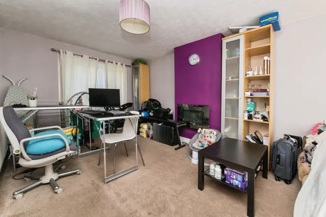 Elaine Close, Exeter, EX4, photo 2