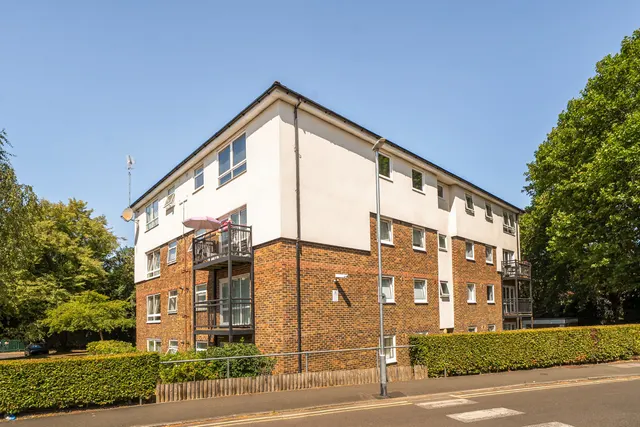 Tedder Close, Uxbridge, UB10, photo 1