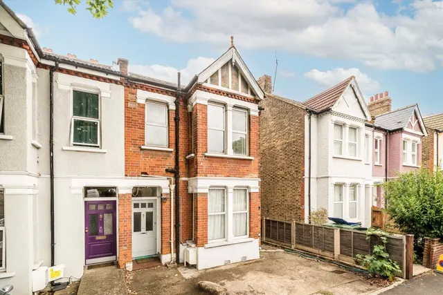 Greenford Avenue, W7, photo 1
