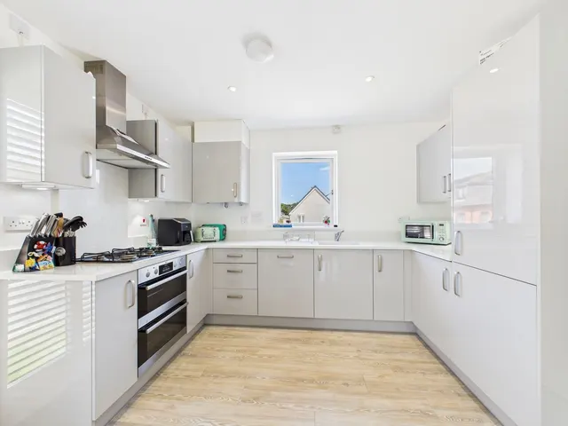 Thorpe Close, Bordon, GU35, photo 3